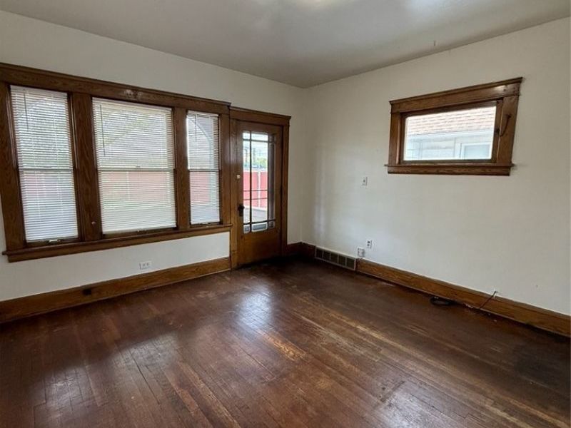 1220 E 176th Street, Unit 2/UP, Cleveland, OH 44119 Photo 4