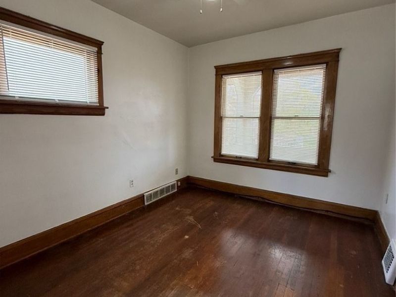 1220 E 176th Street, Unit 2/UP, Cleveland, OH 44119 Photo 8