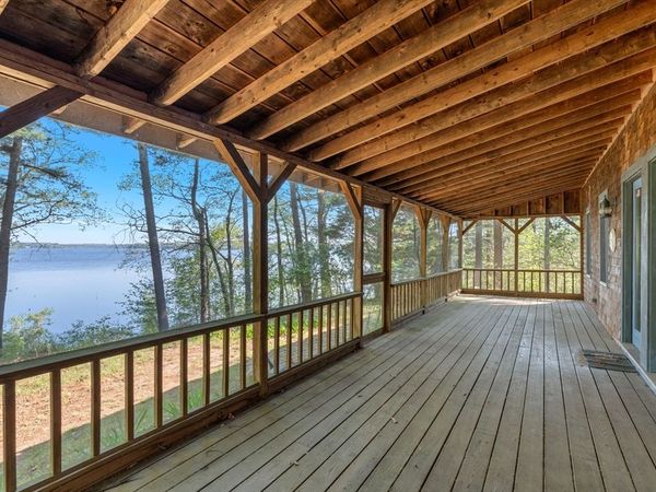 362 Snows Pond Rd, Rochester, MA 02770