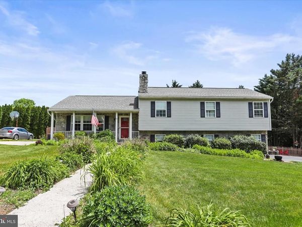17 ECKER AVENUE, STEWARTSTOWN, PA 17363