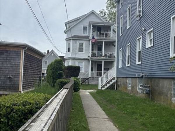 51 Summerfield St, Fall River, MA 02720