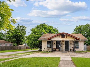 2431 Britton Drive, Dallas, TX 75216