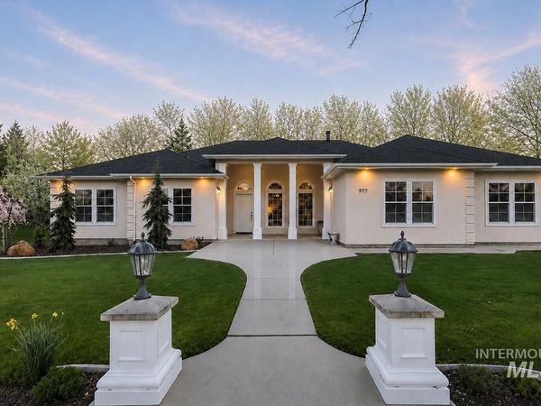 977 N Woodvalley Pl, Eagle, ID 83616