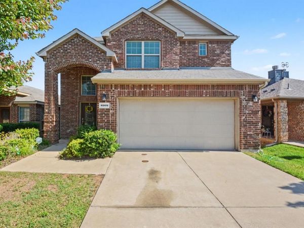 8909 Tenderfoot Lane , Aubrey, TX 76227