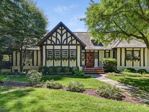 136 Hobart Ave, Millburn, NJ 07078