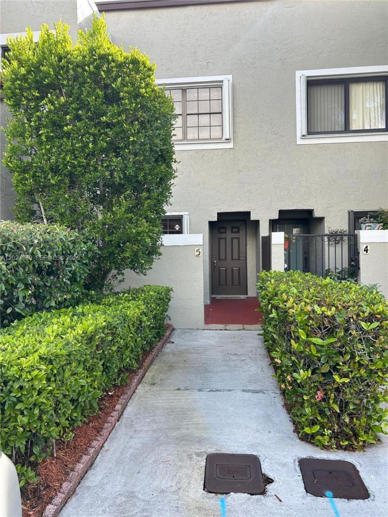 10420 SW 154 Ct, Unit 5, Miami, FL 33196 Photo