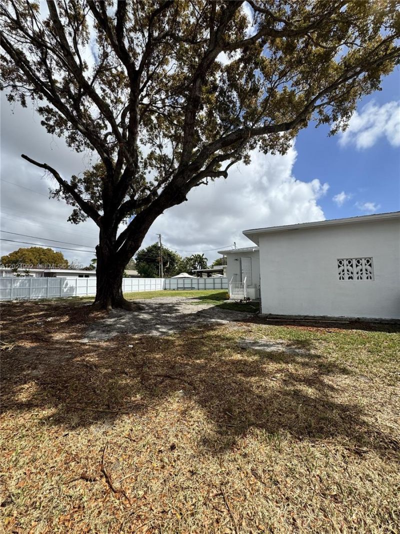 5353 SW 6th St , Unit -, Miami, FL 33134 Photo