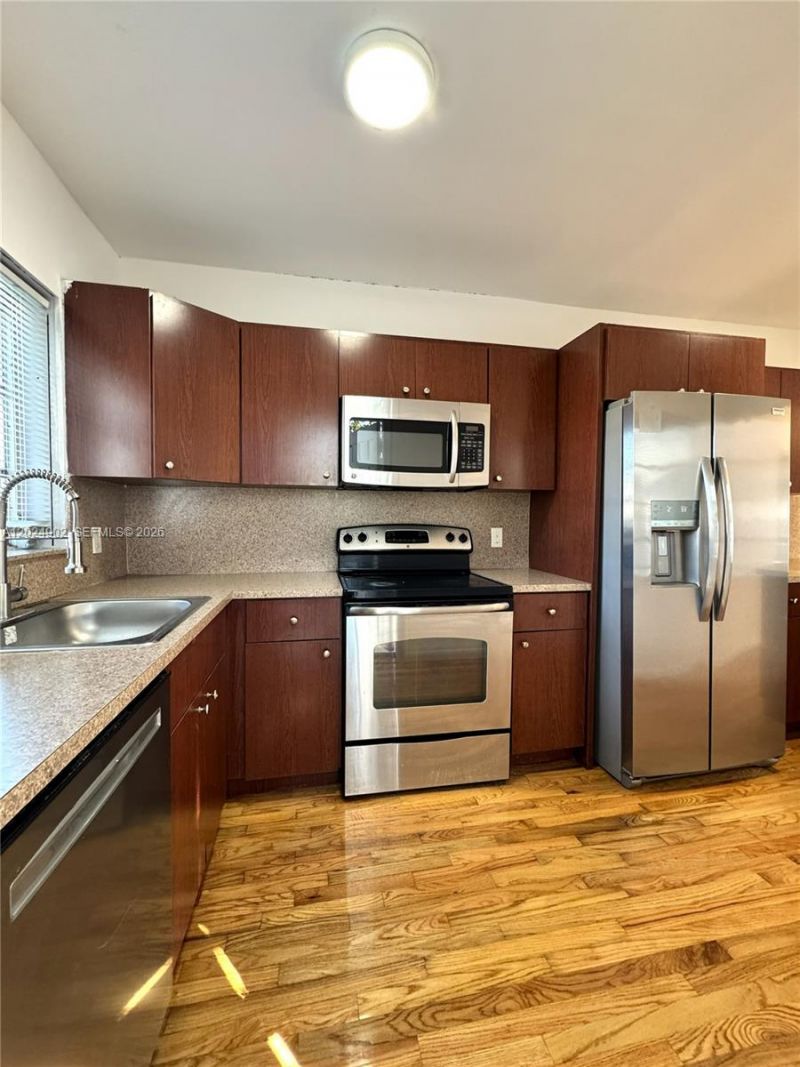 5353 SW 6th St , Unit -, Miami, FL 33134 Photo