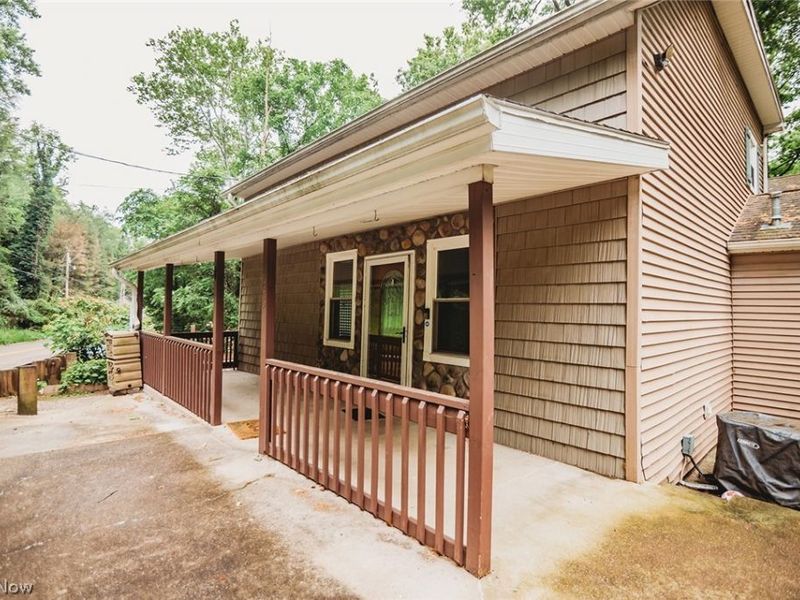 645 Pearl Street Extension, Marietta, OH 45750 Photo 2