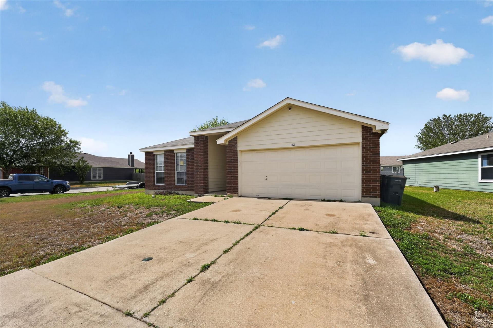 152 Eagle Dr, Luling, TX 78648 Main Photo