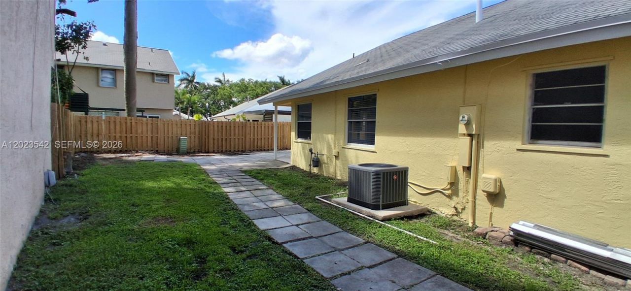 3277 NW 123rd Ave, Unit 1, Sunrise, FL 33323 Photo