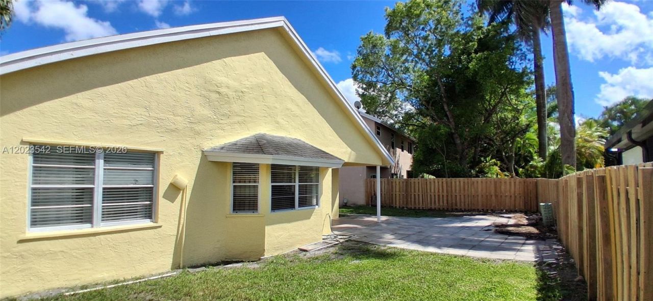 3277 NW 123rd Ave, Unit 1, Sunrise, FL 33323 Photo