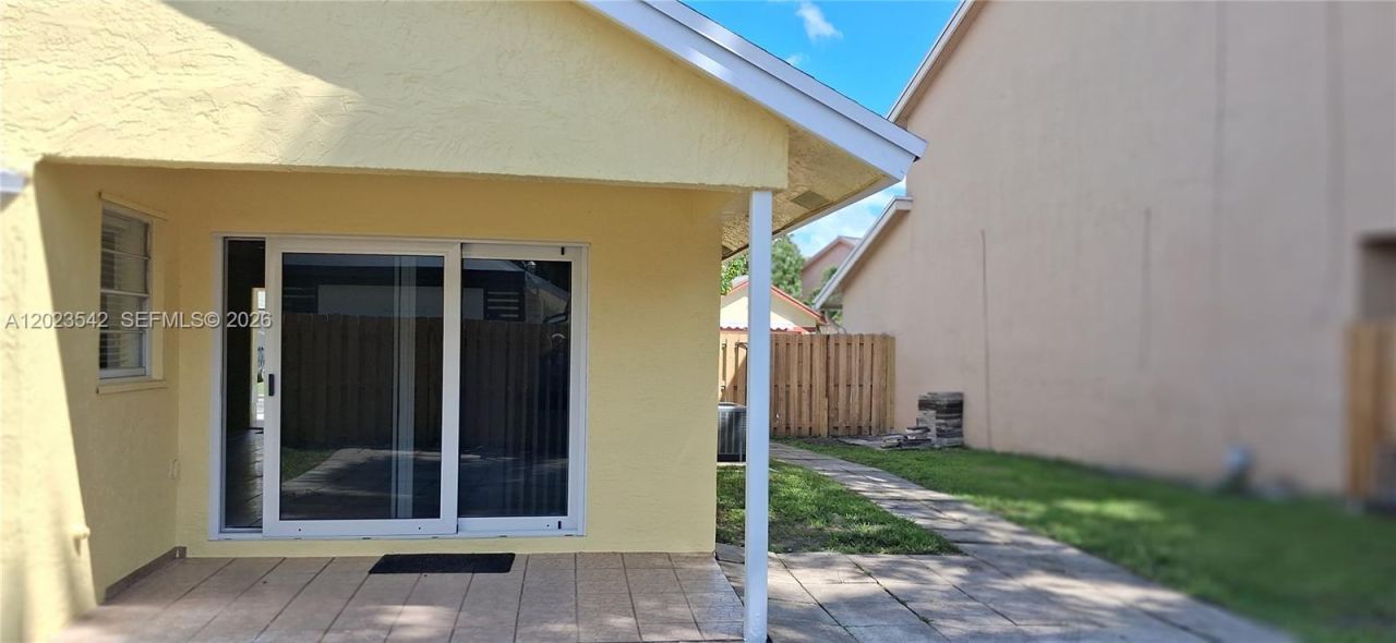 3277 NW 123rd Ave, Unit 1, Sunrise, FL 33323 Photo
