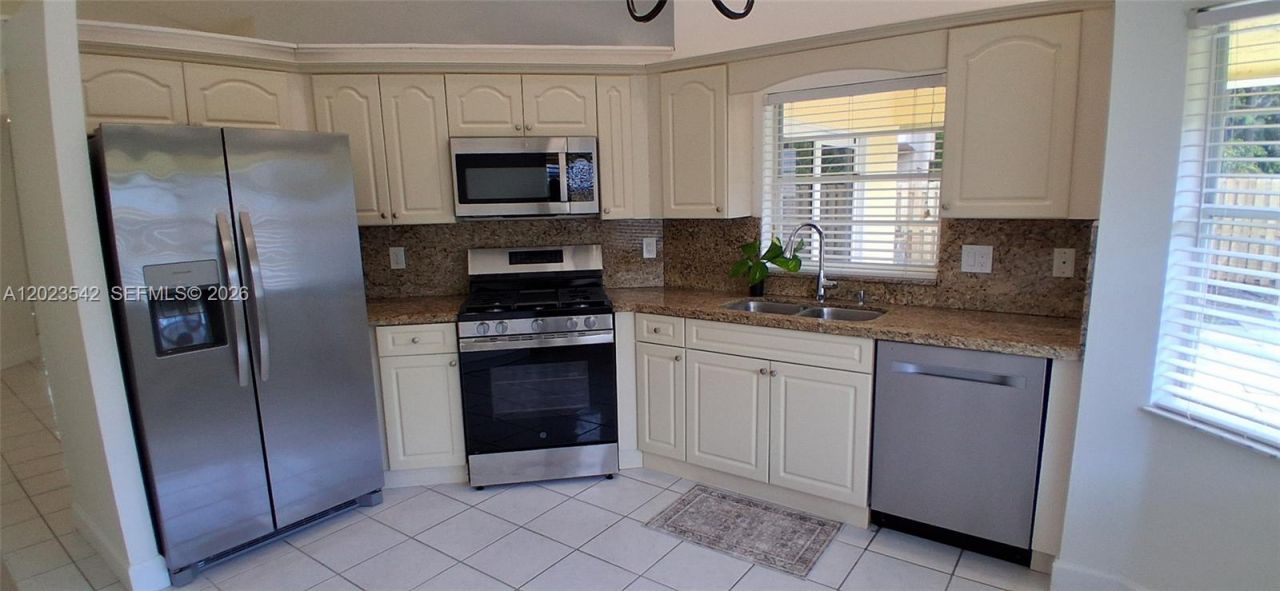 3277 NW 123rd Ave, Unit 1, Sunrise, FL 33323 Photo