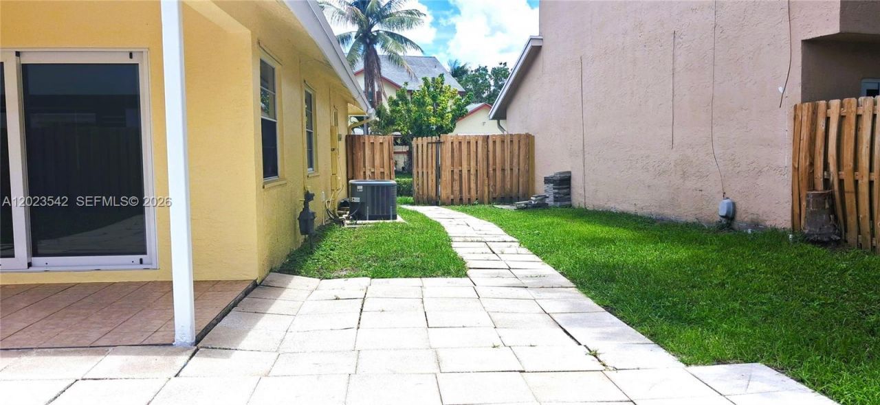 3277 NW 123rd Ave, Unit 1, Sunrise, FL 33323 Photo