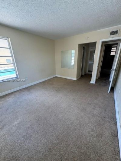 525 W 69th St, Unit 101, Hialeah, FL 33014 Photo