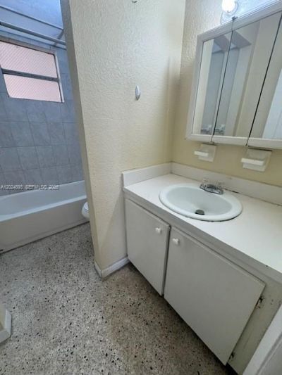 525 W 69th St, Unit 101, Hialeah, FL 33014 Photo
