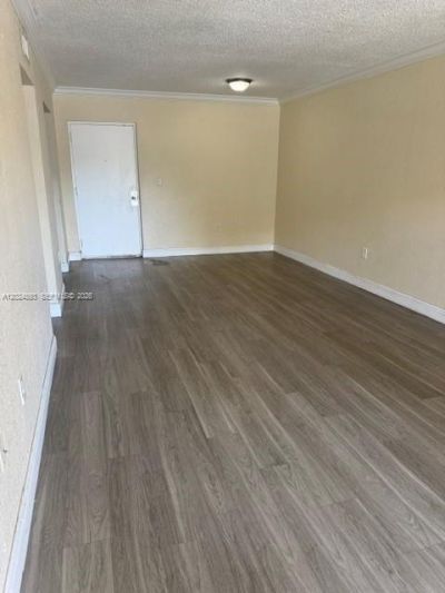525 W 69th St, Unit 101, Hialeah, FL 33014 Photo