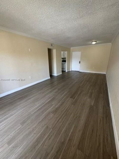525 W 69th St, Unit 101, Hialeah, FL 33014 Photo