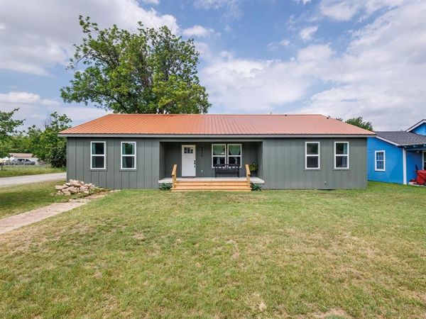2500 Belmeade Street , Brownwood, TX 76801