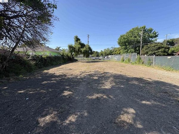 1 st NE 1 Street , Richmond, CA 94801