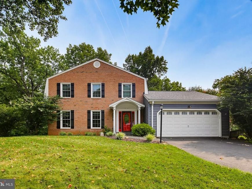 8 Bouldercrest Court, Rockville, MD 20850 Main Photo