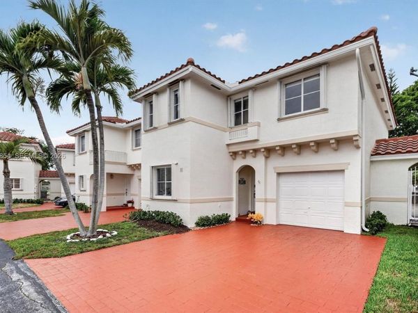 14930 SW 104th St, Unit 27, Miami, FL 33196