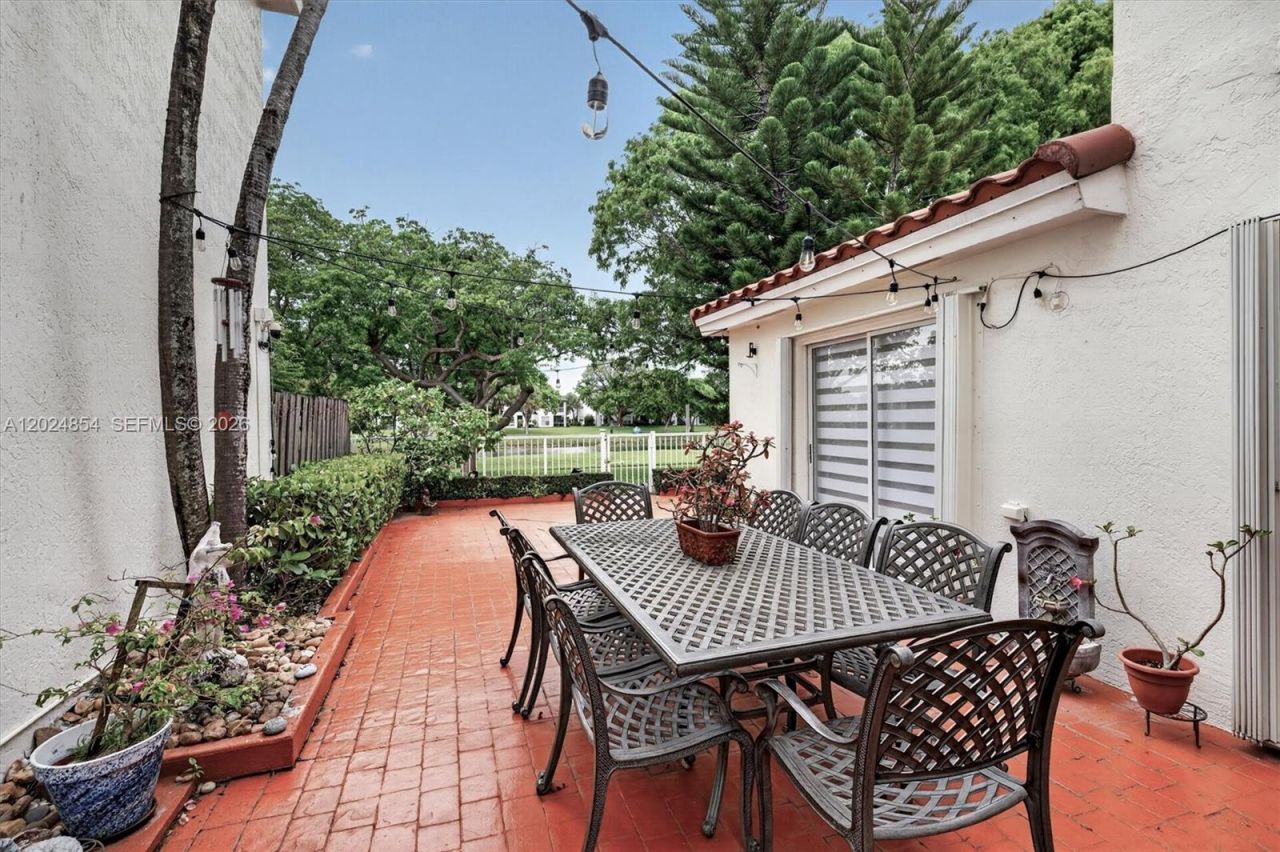 14930 SW 104th St , Unit 27, Miami, FL 33196 Photo
