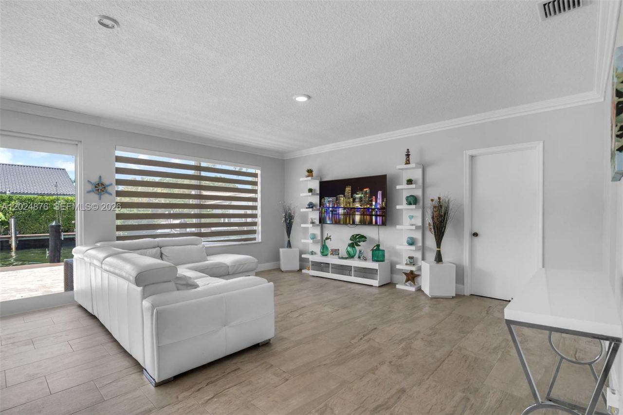 1261 NE 82nd St, Miami, FL 33138 Photo