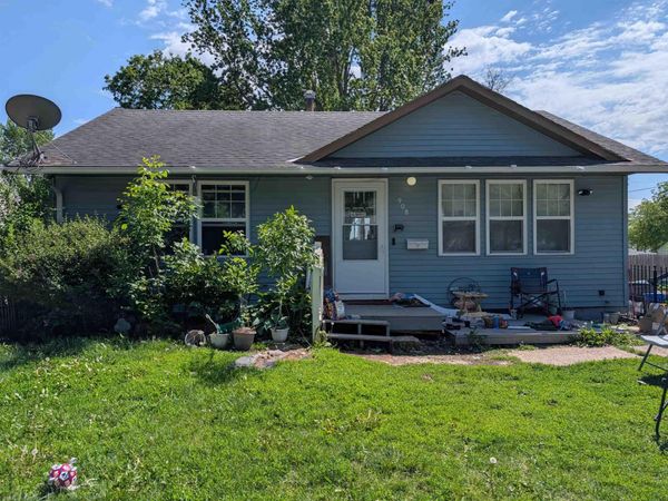 908 11th Street, Sheldon, IA 51201