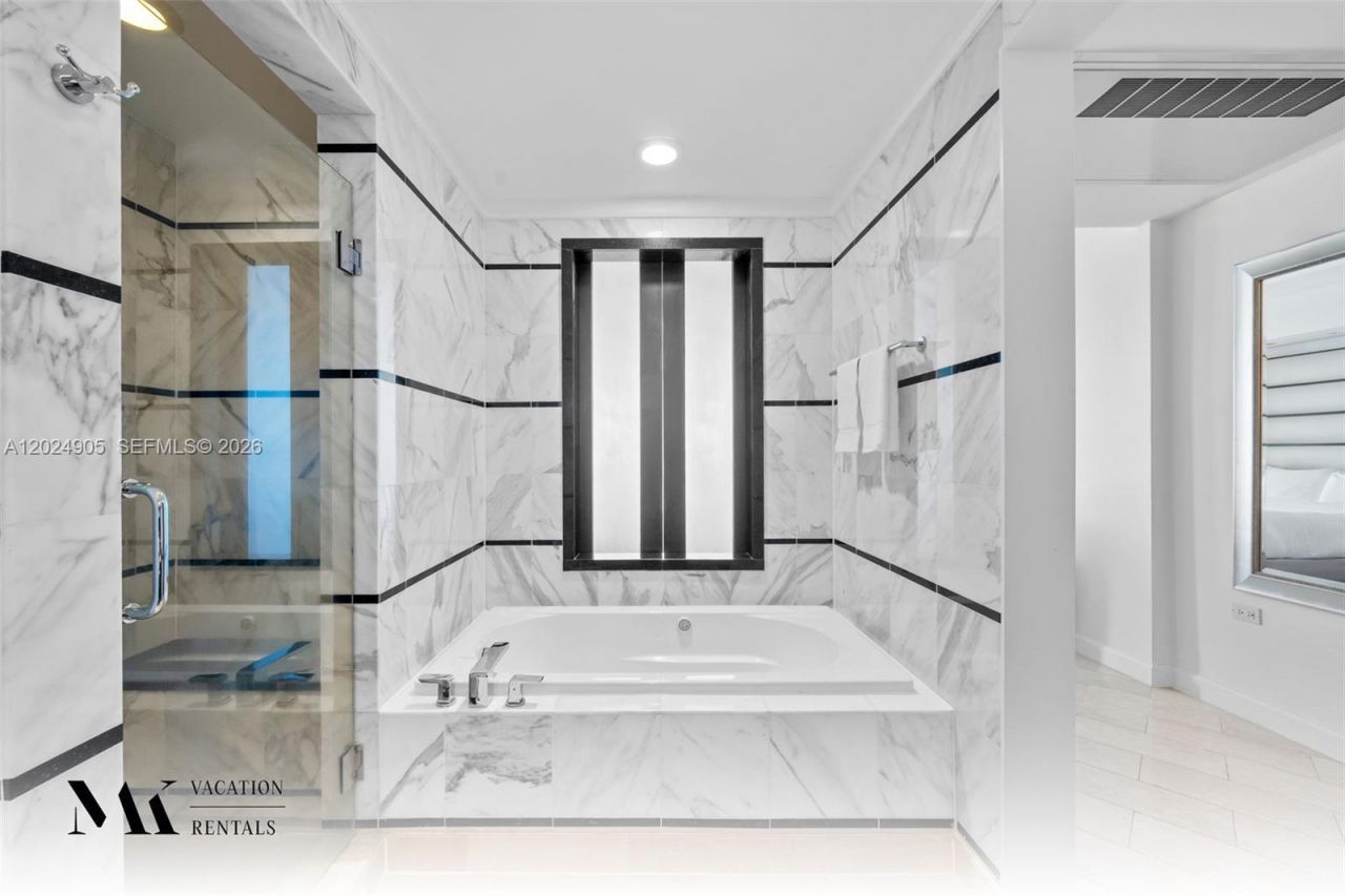 4391 Collins Ave , Unit 1001, Miami Beach, FL 33140 Photo