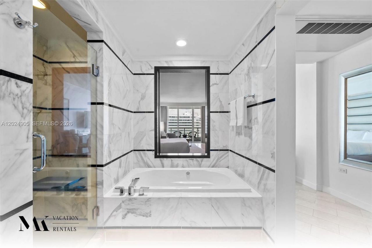 4391 Collins Ave , Unit 1001, Miami Beach, FL 33140 Photo