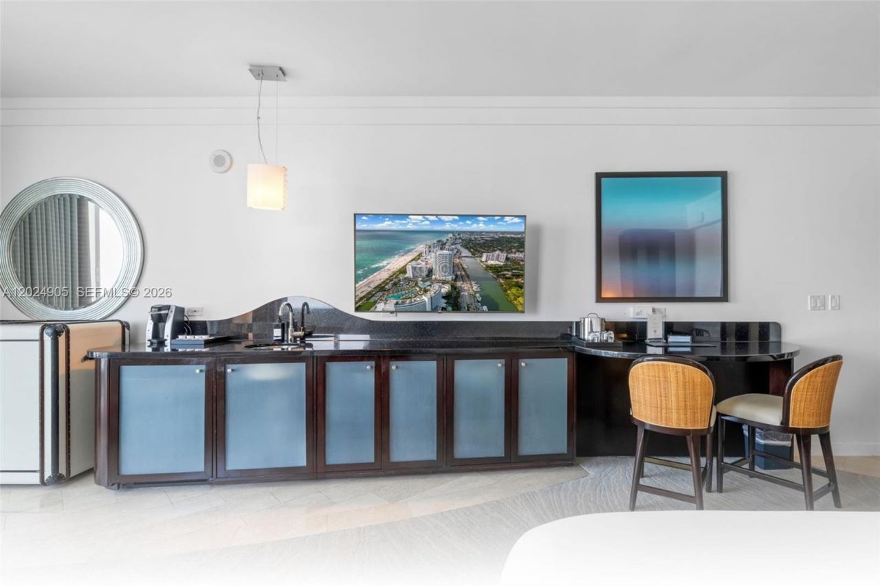 4391 Collins Ave , Unit 1001, Miami Beach, FL 33140 Photo