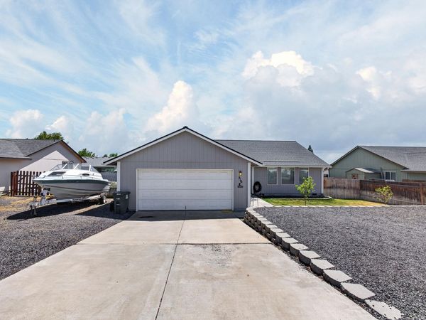 316 Geneva Street, Culver, OR 97734