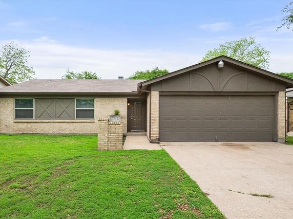 2512 Colleen Drive, Arlington, TX 76016