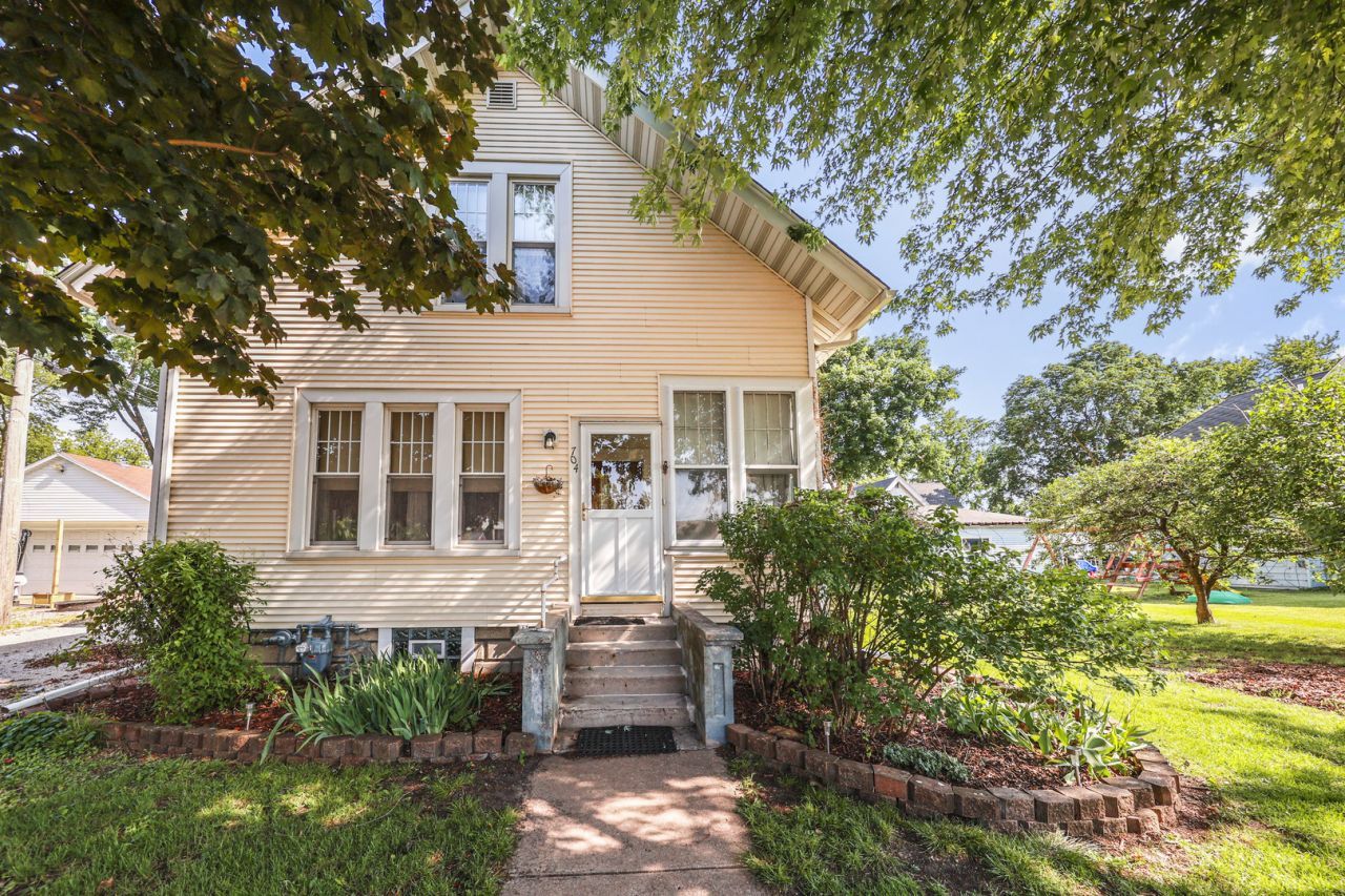 704 North Street , Mazon, IL 60444
