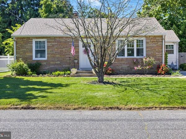 6 LINDEN AVENUE, BORDENTOWN, NJ 08505