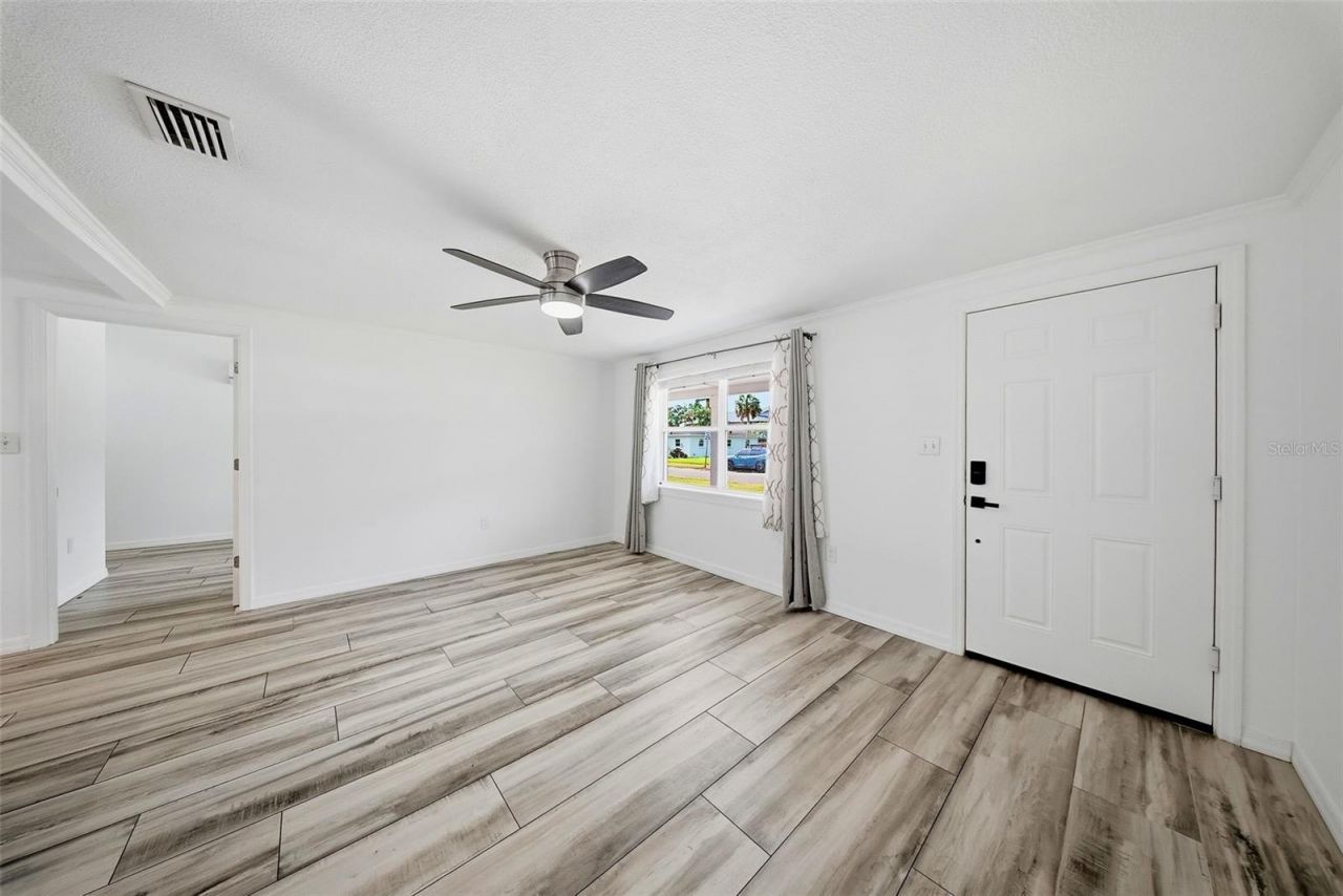 1565 Connecticut Avenue Ne, Saint Petersburg, FL 33703 Photo