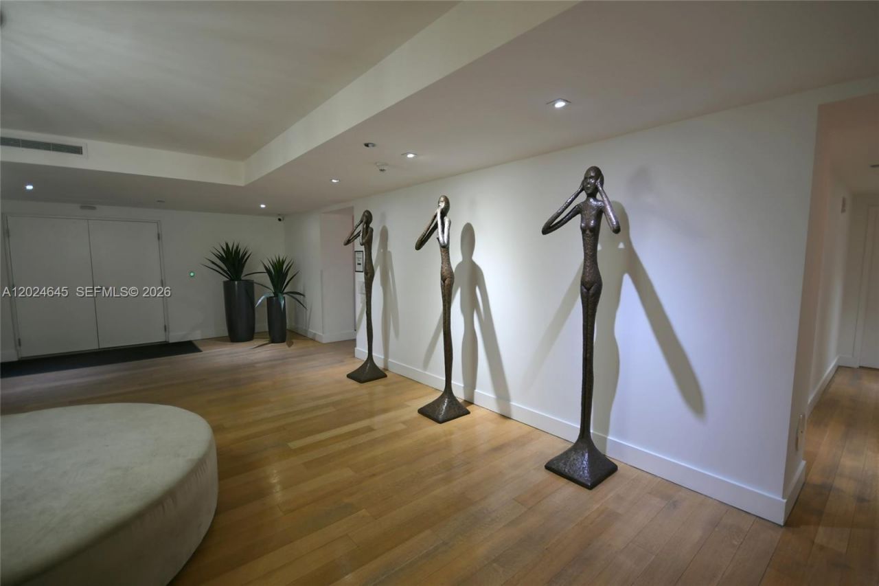201 SW 17th Rd , Unit 304, Miami, FL 33129 Photo
