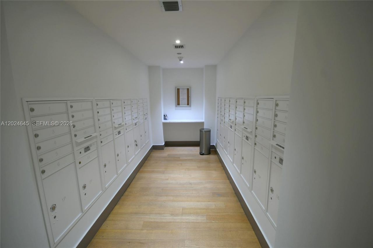 201 SW 17th Rd , Unit 304, Miami, FL 33129 Photo