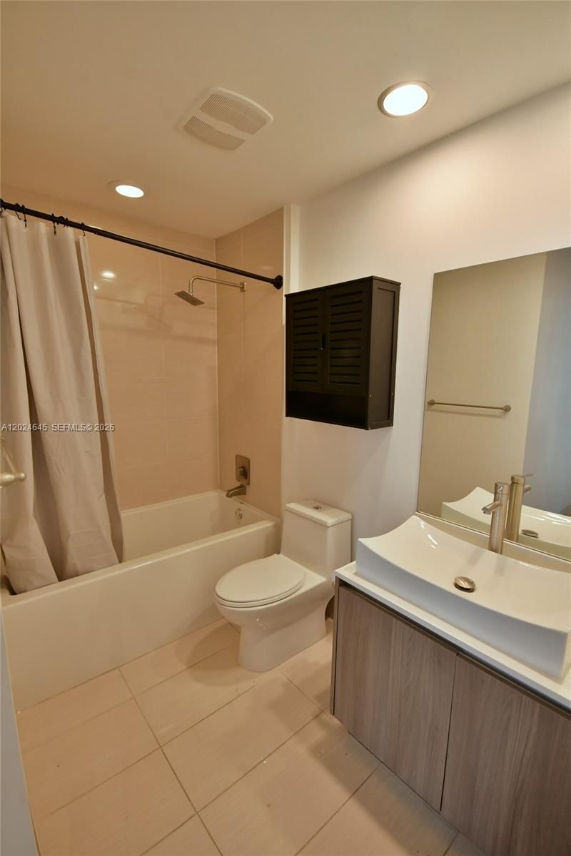 201 SW 17th Rd , Unit 304, Miami, FL 33129 Photo