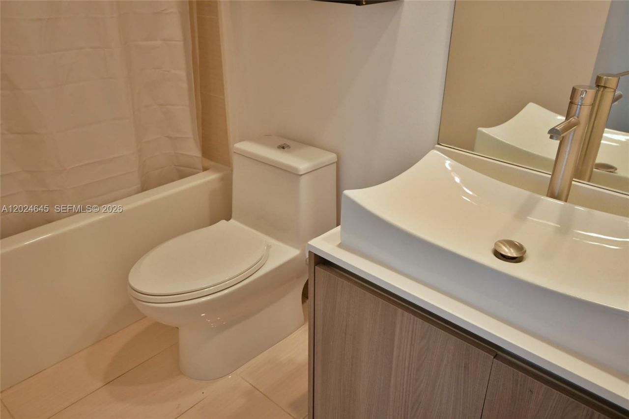 201 SW 17th Rd , Unit 304, Miami, FL 33129 Photo