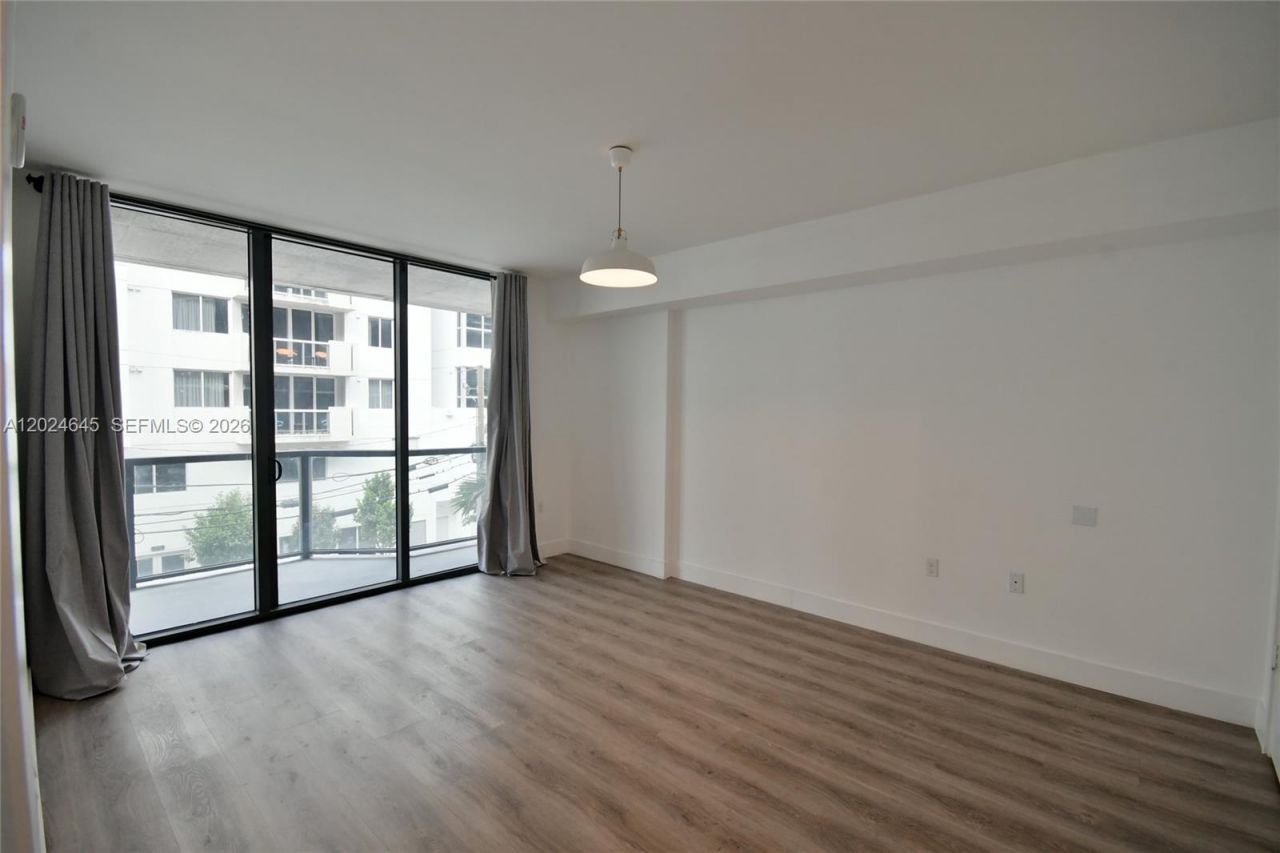 201 SW 17th Rd , Unit 304, Miami, FL 33129 Photo