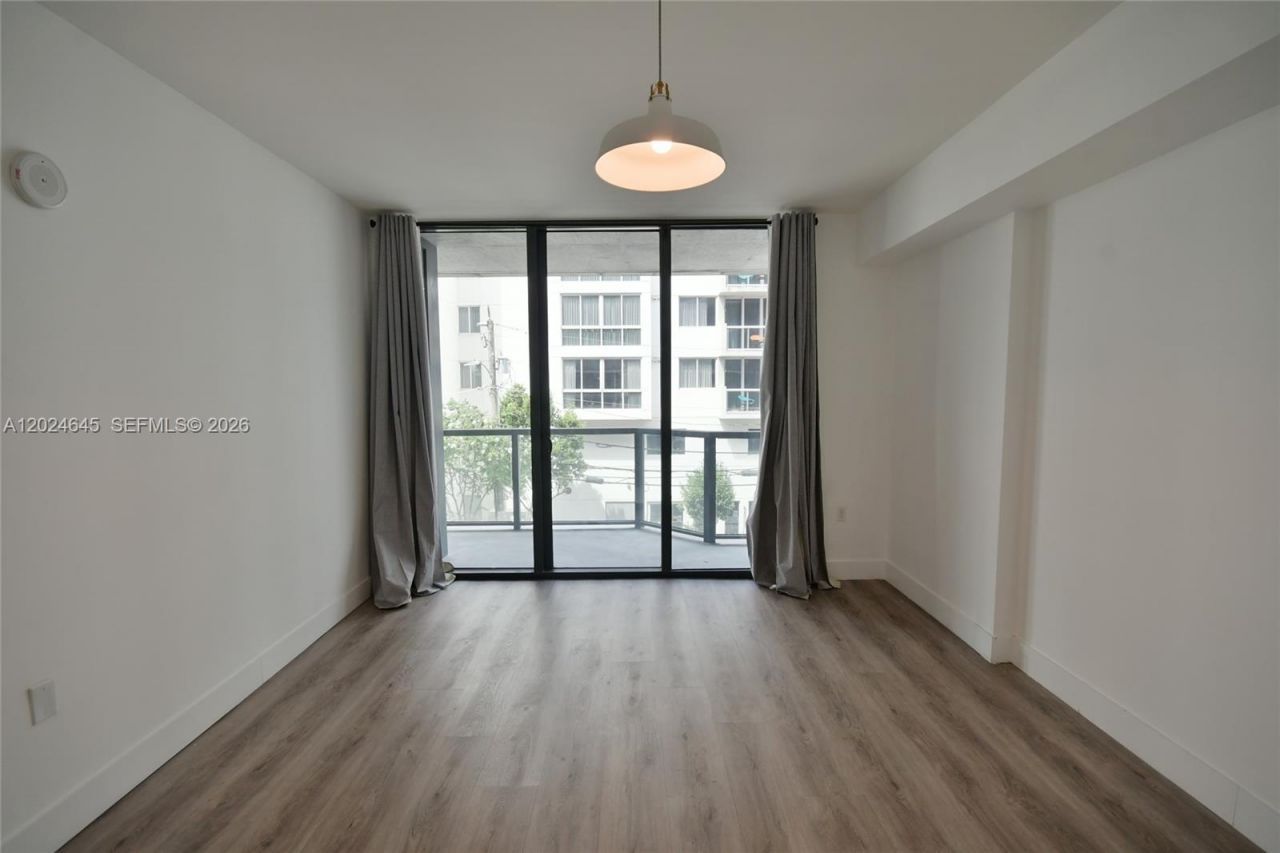 201 SW 17th Rd , Unit 304, Miami, FL 33129 Photo