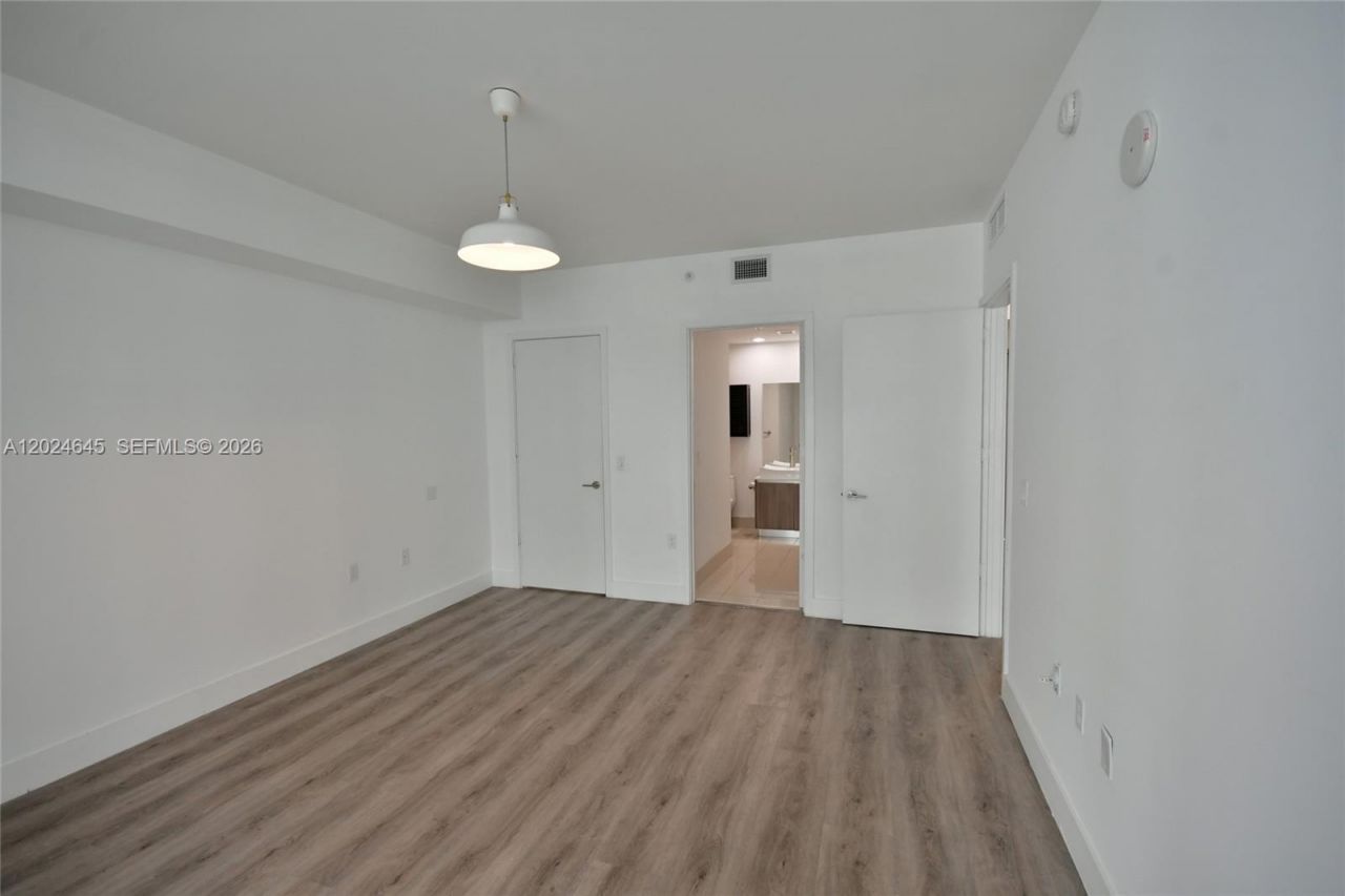 201 SW 17th Rd , Unit 304, Miami, FL 33129 Photo