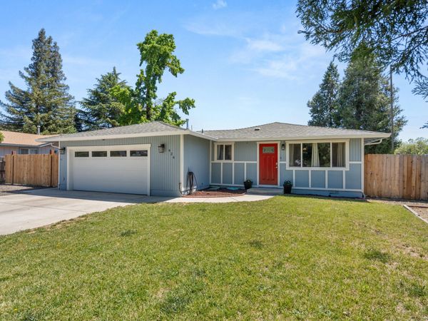 424 W Archwood Drive, Eagle Point, OR 97524