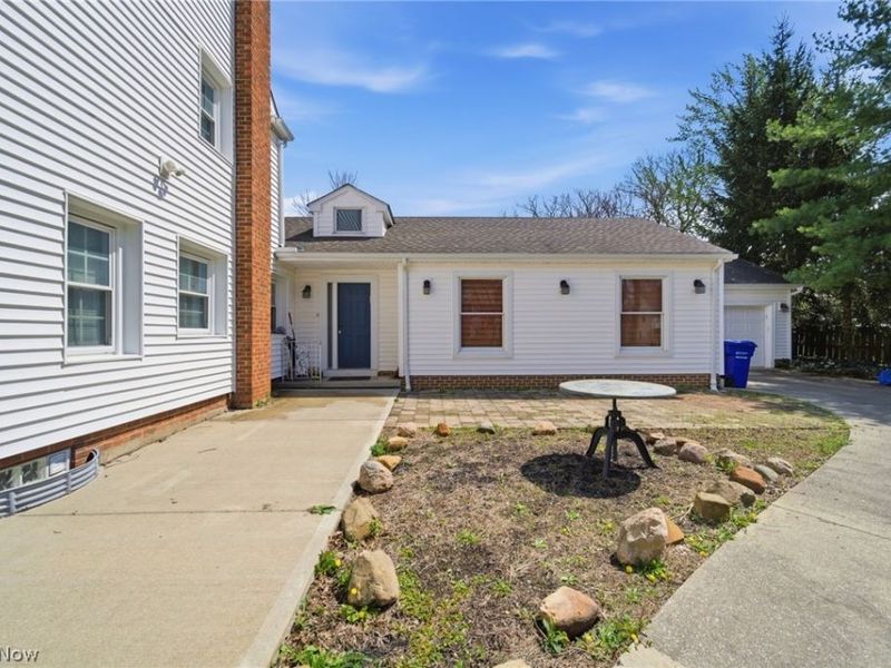 2343 Miramar Boulevard, University Heights, OH 44118 Photo 4