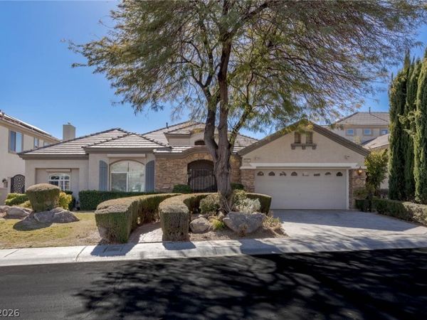 9421 Queen Charlotte Drive , Las Vegas, NV 89145