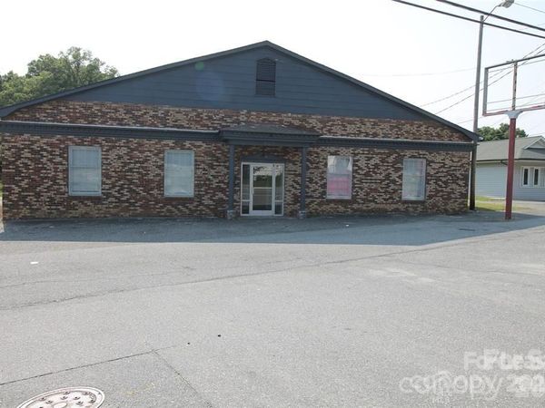 907 Bessemer City Road , Gastonia, NC 28052
