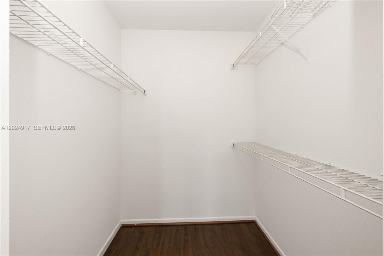 19501 E Country Club Dr , Unit 9508, Aventura, FL 33180 Photo